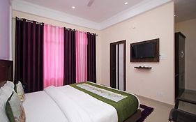 Hotel Chandni Dharamshala 3*